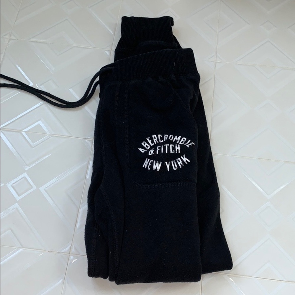 Black A&F sweatpants.